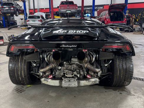 Used 2015 Lamborghini Huracan LP 610-4 image 8