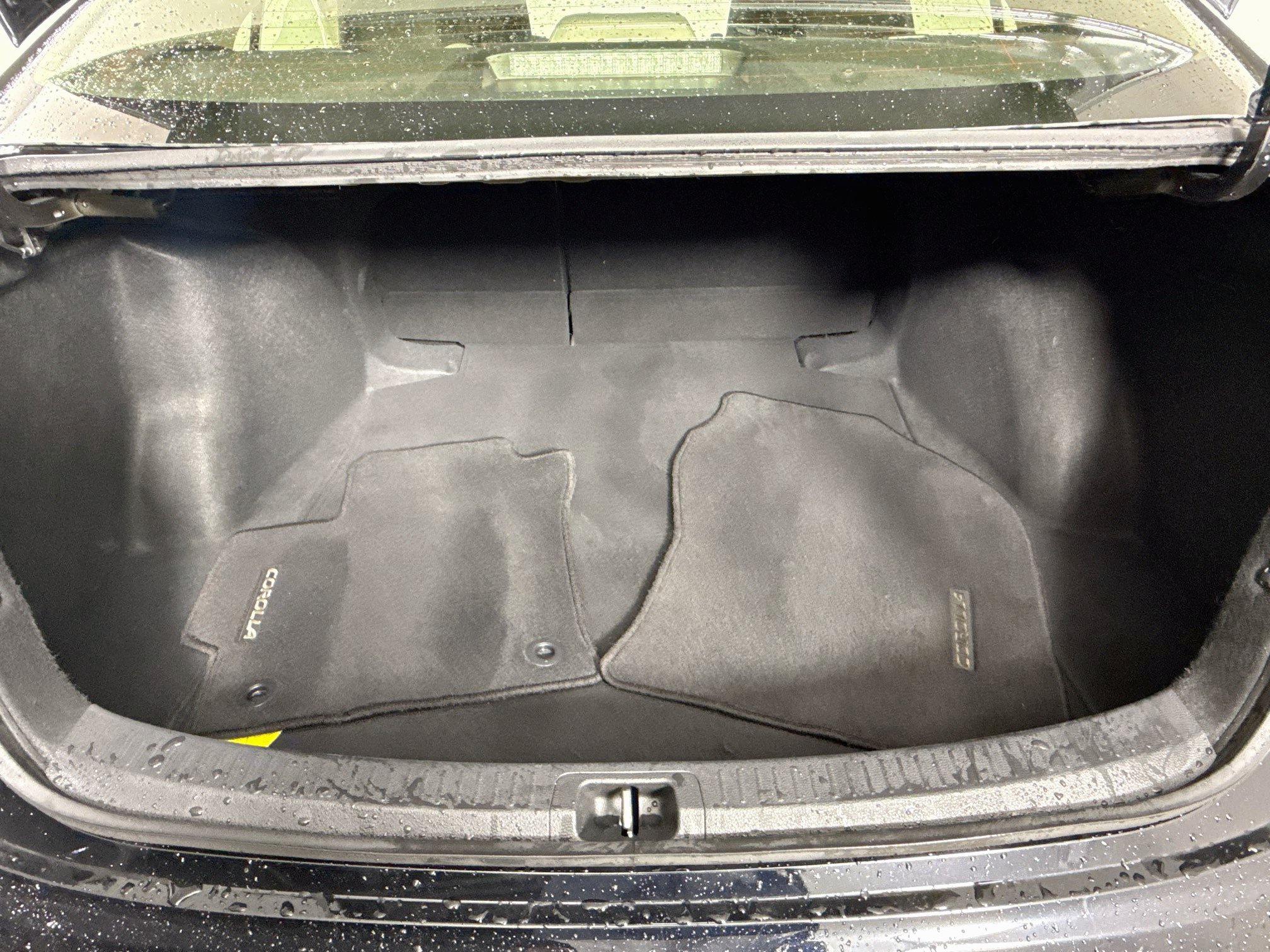 Used 2026 Toyota Corolla LE FWD image 31