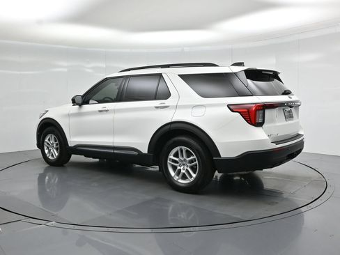 Used 2025 Ford Explorer Active RWD image 7