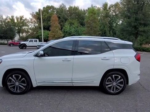 Used 2020 GMC Terrain Denali w/ Denali Premium Package image 5