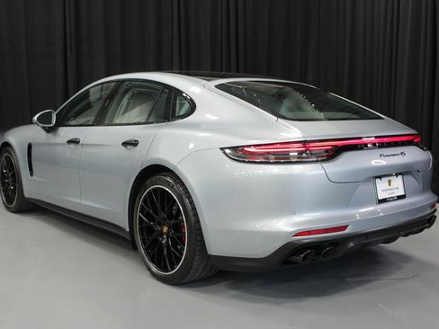 Certified 2022 Porsche Panamera 4S image 3