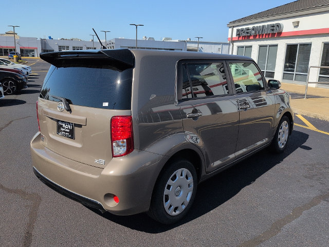 Used 2015 Scion xB FWD image 7