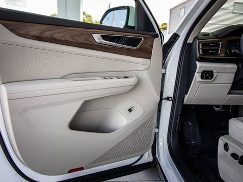 New 2026 Volkswagen Atlas SE FWD image 23