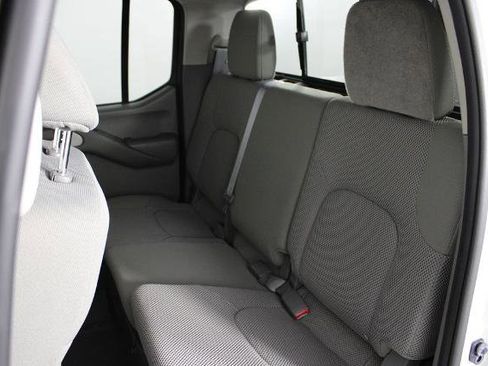 Certified 2019 Nissan Frontier SV image 17