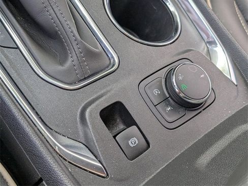 Used 2023 Chevrolet Traverse Premier w/ Redline Edition image 24