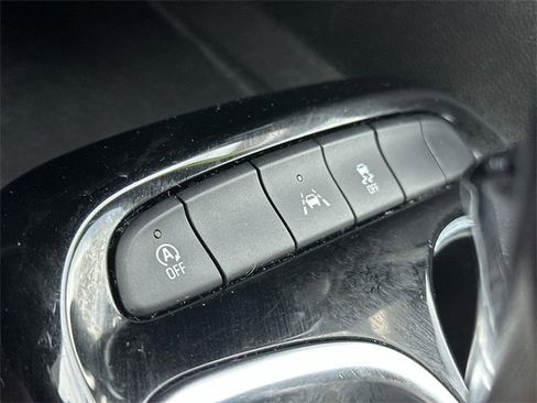 Used 2024 Buick Encore GX Sport Touring image 36