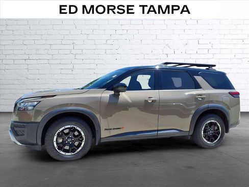 Used 2023 Nissan Pathfinder Rock Creek AWD/4WD image 2