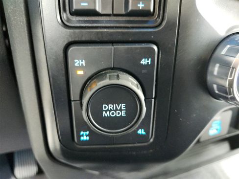 Used 2024 Ford F250 Lariat w/ Chrome Package image 28