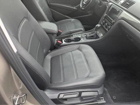 Used 2016 Volkswagen Passat 1.8T SE image 12