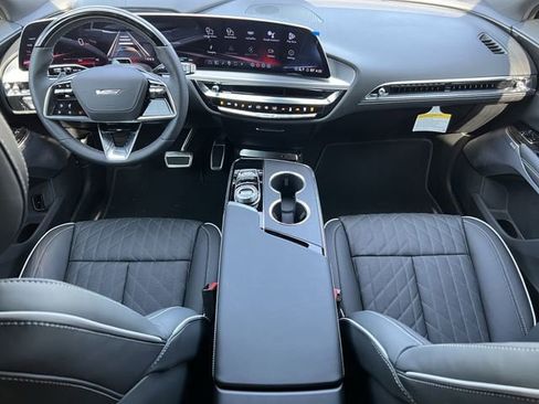 New 2026 Cadillac Lyriq V image 9