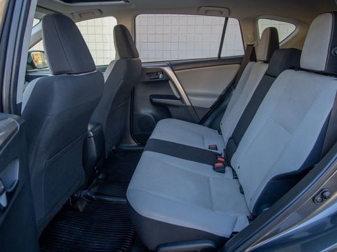 Used 2018 Toyota RAV4 XLE image 15