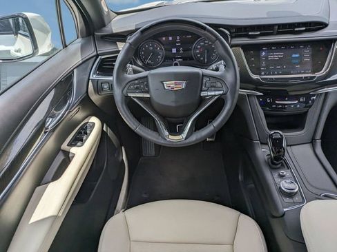 Certified 2024 Cadillac XT6 Sport w/ LPO, Blue Accent Package AWD/4WD image 18
