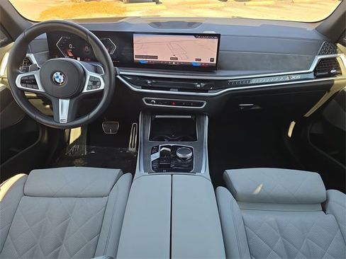 Used 2025 BMW X5 xDrive40i image 9