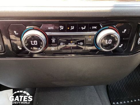Used 2025 Chevrolet Silverado 1500 LT AWD/4WD image 16