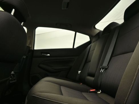 Used 2019 Nissan Altima 2.5 SV image 12