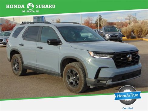 Certified 2025 Honda Pilot TrailSport image 1