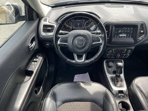 Used 2019 Jeep Compass Latitude w/ Popular Equipment Group AWD/4WD image 14
