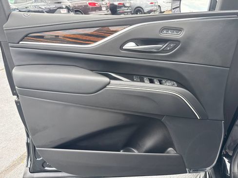 Certified 2024 Cadillac Escalade Premium Luxury w/ Performance Package AWD/4WD image 14