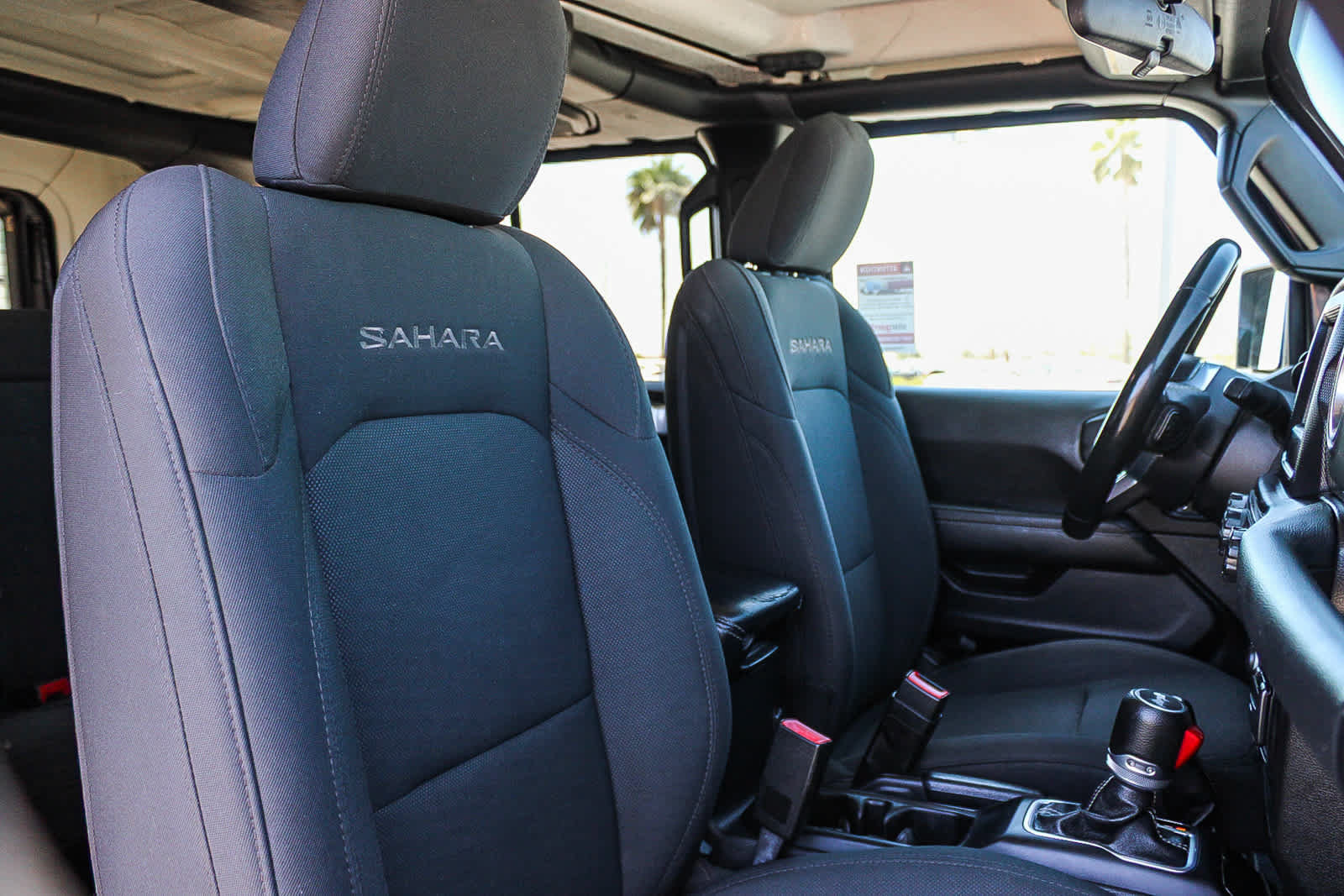 Used 2020 Jeep Wrangler Unlimited Sahara AWD/4WD image 16