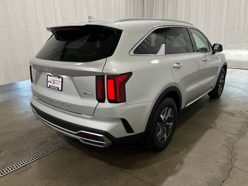 Used 2022 Kia Sorento S FWD image 3