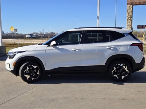 Certified 2024 Kia Seltos EX image 3