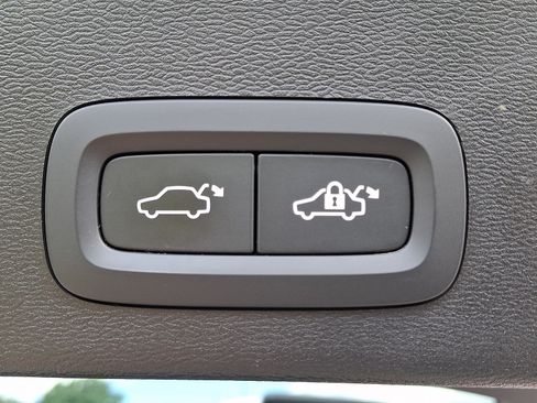 Certified 2023 Volvo XC40 Recharge Ultimate AWD/4WD image 31
