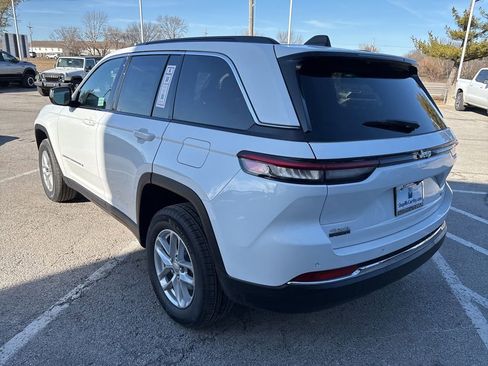 New 2026 Jeep Grand Cherokee Laredo X AWD/4WD image 24