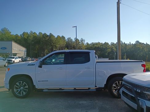 Used 2022 Chevrolet Silverado 1500 RST w/ Z71 Off-Road Package AWD/4WD image 8