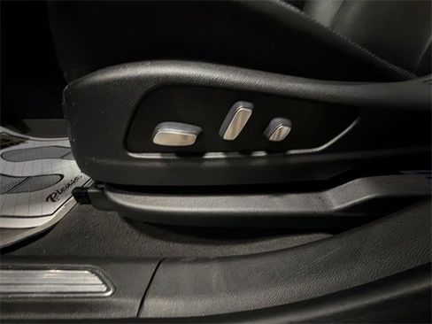 Certified 2020 Cadillac XT5 Premium Luxury w/ LPO, Floor Liner Package image 12