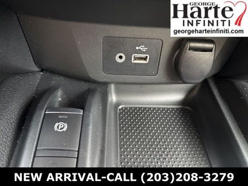 Used 2019 Nissan Rogue SV w/ Premium Package image 16