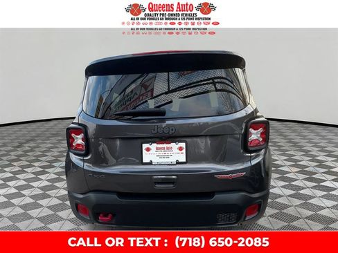 Used 2021 Jeep Renegade Trailhawk image 5