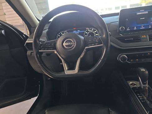 Used 2023 Nissan Altima 2.5 SR FWD image 16