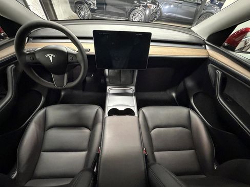 Used 2024 Tesla Model Y Long Range image 15