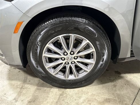 Used 2023 Buick Enclave Essence image 25