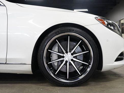 Used 2017 Mercedes-Benz S 550 Sedan w/ Premium Package image 39