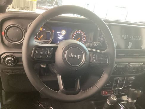 New 2026 Jeep Wrangler Unlimited Rubicon AWD/4WD image 9