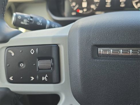 Used 2023 Land Rover Defender 130 X-Dynamic SE image 18
