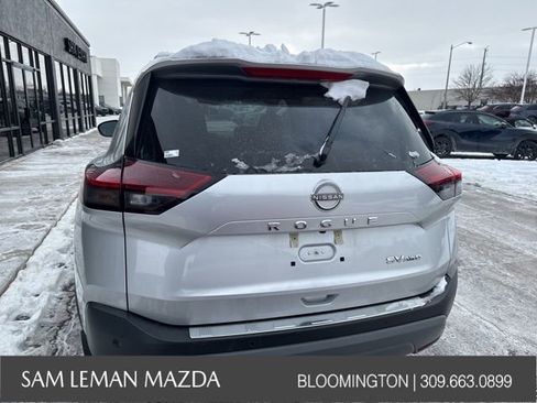 Used 2023 Nissan Rogue SV w/ SV Premium B Package image 11