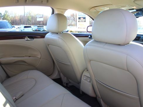 Used 2007 Buick Lucerne CXL image 26