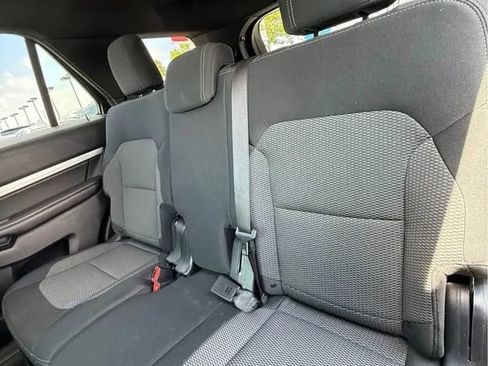Used 2016 Ford Explorer XLT w/ Equipment Group 201A FWD image 8