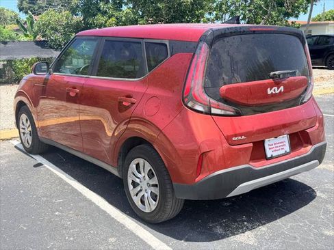 Used 2023 Kia Soul LX FWD image 4