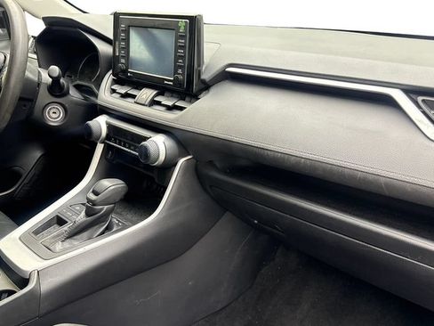Used 2021 Toyota RAV4 LE FWD image 51