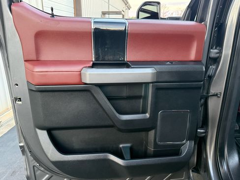 Used 2021 Ford F250 Platinum w/ FX4 Off-Road Package image 39