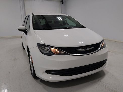 Used 2020 Chrysler Voyager LX w/ Cold Weather Group image 14