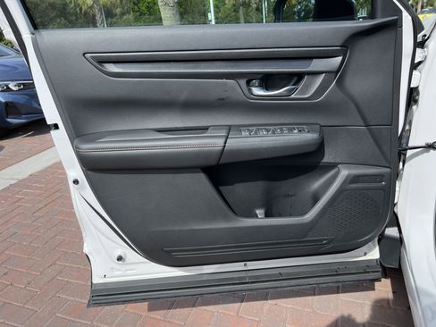 Used 2025 Honda CR-V Sport image 14