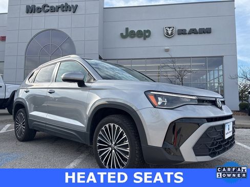 Used 2025 Volkswagen Taos SE image 1