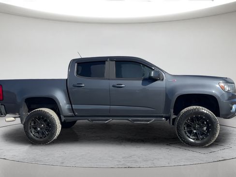 Used 2017 Chevrolet Colorado Z71 AWD/4WD image 5