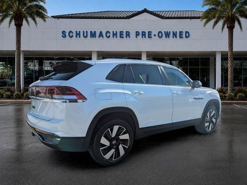 Certified 2026 Volkswagen Atlas Cross Sport SE FWD image 7