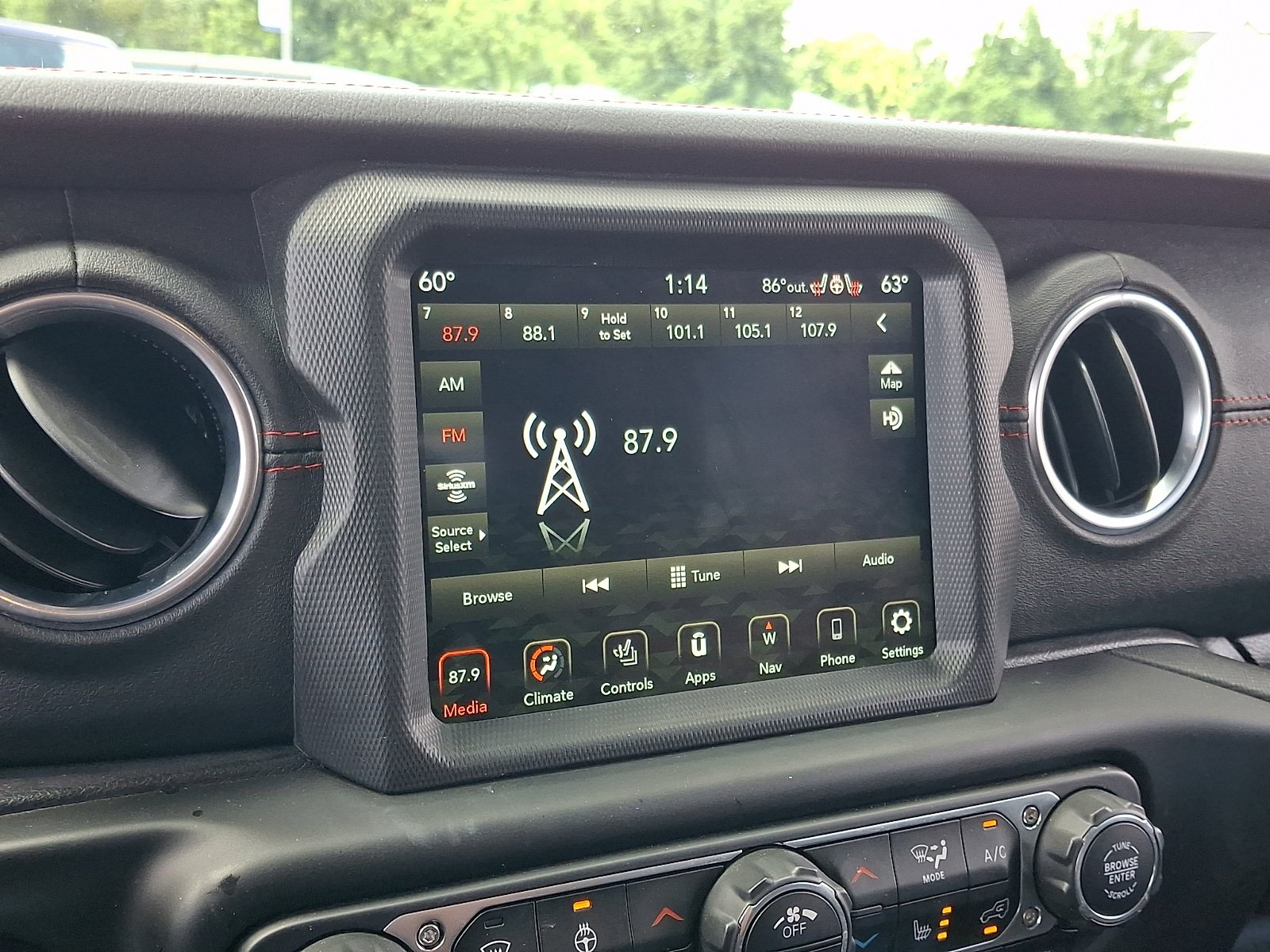 Used 2020 Jeep Gladiator Rubicon AWD/4WD image 19