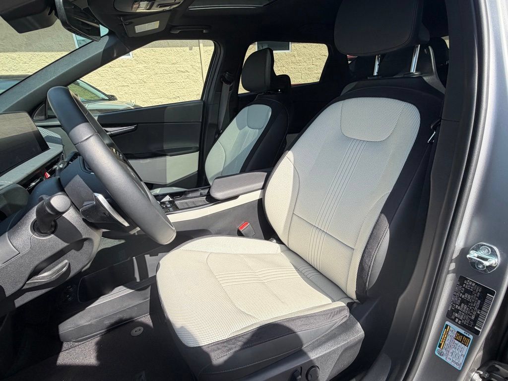 Used 2023 Kia EV6 GT-Line w/ GT-Line White Seat Package AWD/4WD image 9
